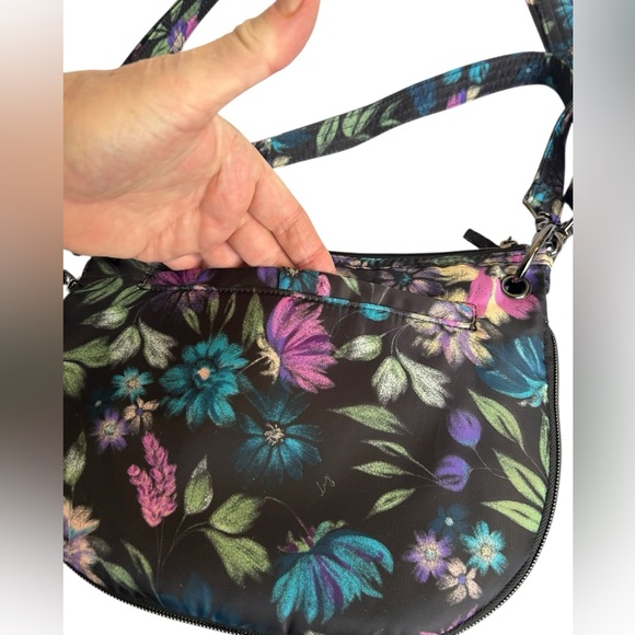 Lug Swivel-Bloom Black RFID Convertible Crossbody Shoulder Bag Expandible NWT - Picture 11 of 15